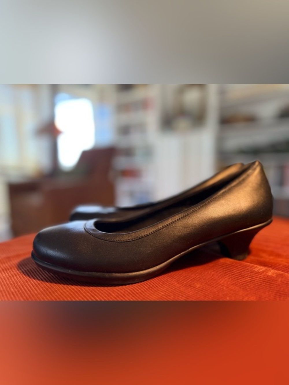 Crocs Work Leather Upper Grace Low Kitten Heel Pumps Slip-On Black Size 8